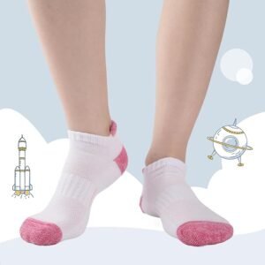 Short athletic socks with padding